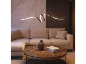 Miniaturka 4 - Lampa Levasina LED w aranżacji salonu z jasną sofą i kamiennym stolikiem