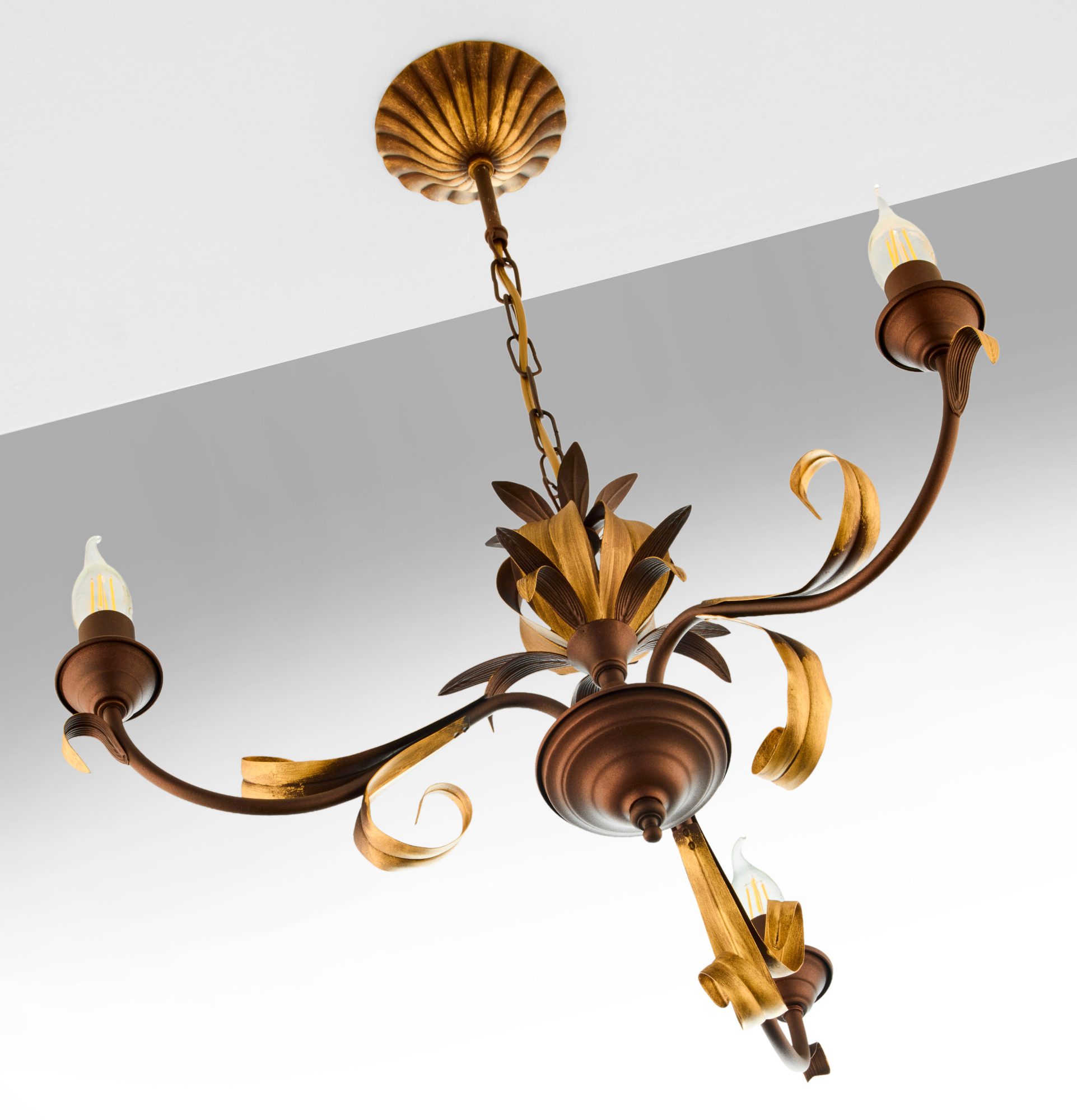 Lampa wisząca Lima – trzy ramiona i ozdobna rozeta od dołu