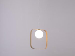 Miniaturka 3 - Lampa wisząca Linetela złota zawieszona pod sufitem we wnętrzu