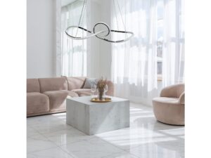 Miniaturka 5 - Chromowana lampa wisząca Lorotora w jasnym salonie przy oknach