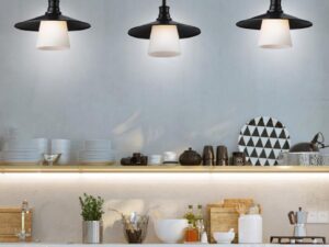 Miniaturka 2 - Lampa wisząca Lovero z trzema szklanymi kloszami w aranżacji