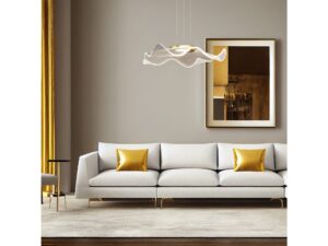 Miniaturka 2 - Złota lampa wisząca Lumodio LED 16 W nad beżową sofą w salonie