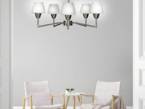 Miniaturka 1 - Lampa wisząca Lumolo pięć białych kloszy nad stolikiem między fotelami
