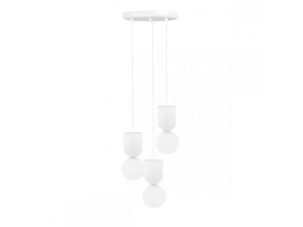 Biała lampa wisząca LUOTI 3P z trzema mlecznymi kulami, packshot