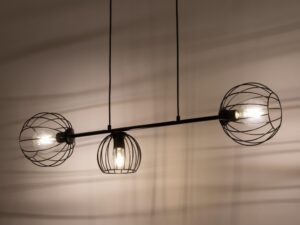 Miniaturka 3 - Lampa wisząca Madam 3 czarna na zdjęciu aranżacyjnym