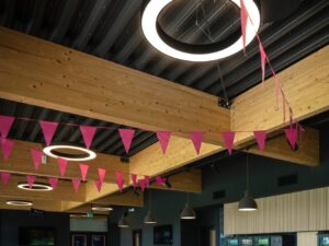 Miniaturka 2 - Lampa wisząca Medo Ring 90 LED w aranżacji wnętrza