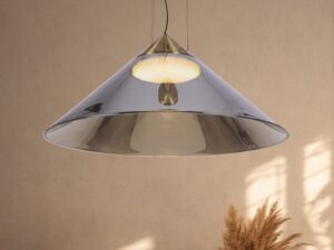 Miniaturka 1 - Lampa wisząca Meladia z przydymionym kloszem i białym światłem w salonie