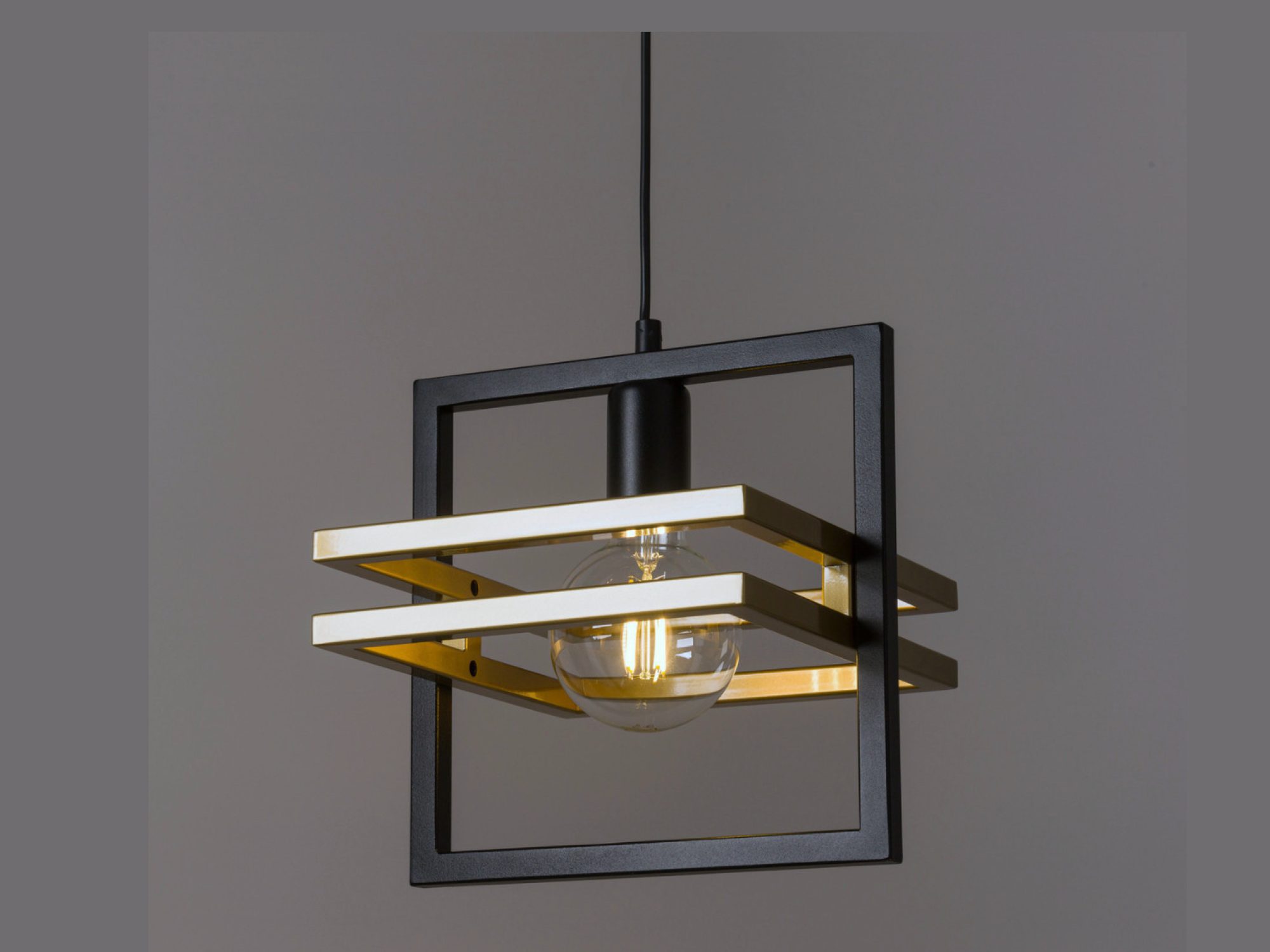 Lampa wisząca Merci 1 w wariancie czarno-złotym
