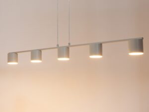 Miniaturka 8 - Lampa wisząca Mila 5 szary beż, pięć kloszy świecących ciepłym światłem