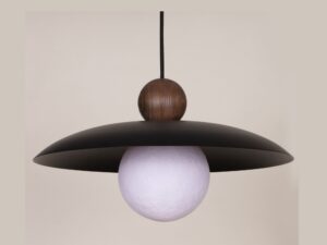 Miniaturka 4 - Czarna lampa wisząca Mosaic Wood 1 z ciemnobrązową drewnianą kulą i białym kloszem PLA.