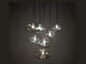 Miniaturka 3 - Lampa wisząca Nebia ciemny brąz z siedmioma szklanymi kloszami, drugie ujęcie lampy