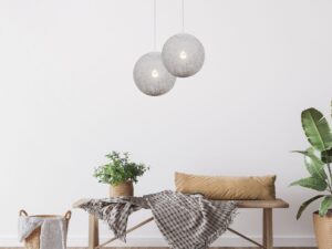 Miniaturka 1 - Lampa wisząca Norevona 30 cm z białym sznurkowym kloszem w aranżacji