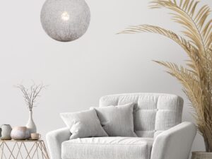 Miniaturka 2 - Biała lampa wisząca Norevona 50 cm w aranżacji wnętrza