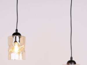 Miniaturka 2 - Lampa wisząca Norodira z podświetlonym bursztynowym szkłem na jasnym tle