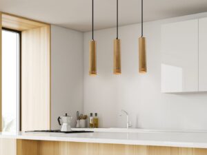 Miniaturka 3 - Lampa wisząca Oretia z drewnianym wykończeniem w aranżacji