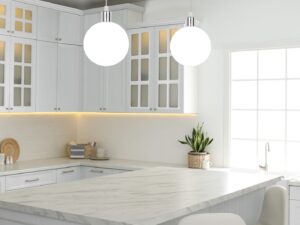 Miniaturka 2 - Lampa wisząca Orevina z białym szklanym kloszem z innego ujęcia