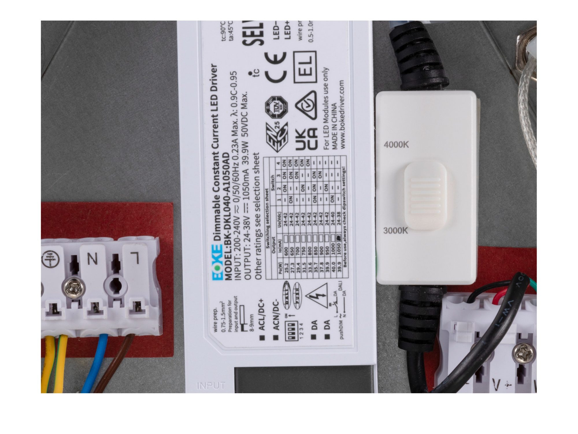 Lampa wisząca Panel 60 biała DALI – zasilacz i przełącznik CCT