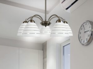 Miniaturka 1 - Lampa wisząca Pelidia z pięcioma kloszami nad stołem w jadalni