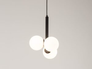 Miniaturka 4 - Lampa wisząca Perla 3 w czarnej oprawie z białymi kloszami
