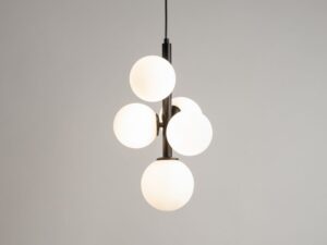 Miniaturka 5 - Lampa Perla 5 z pięcioma kulistymi kloszami w pełnym ujęciu