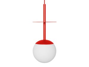 Miniaturka 6 - Czerwonopomarańczowa lampa wisząca PLAAT A z talerzem i mlecznym kulistym kloszem na białym tle