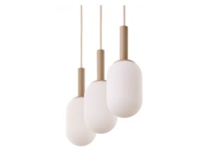 Miniaturka 2 - Lampa wisząca Pluum 3 w kolorze ciepłego beżu z białymi kloszami