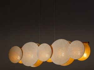 Miniaturka 3 - Lampa wisząca Pulse piaskowy beż z abażurami z rafii w aranżacji