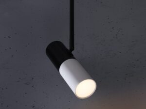 Miniaturka 2 - Lampa wisząca GU10 biała i czarna skierowana na ciemną ścianę