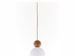 Miniaturka 4 - Lampa wisząca Rona 1, detal drewnianej kulki w jasnym brązie nad szklanym kloszem