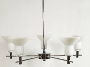 Miniaturka 1 - Lampa wisząca Salitora 5 G9 chrom z białymi kloszami widok z przodu