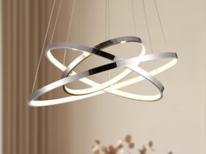 Miniaturka 1 - Lampa wisząca Selavona chrom w zbliżeniu z trzema świecącymi ringami