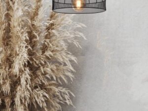 Miniaturka 3 - Lampa wisząca Selitona w aranżacji z granatową sofą