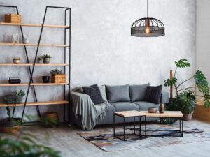 Miniaturka 2 - Lampa wisząca Selitona czarna w aranżacji salonu nad stolikami