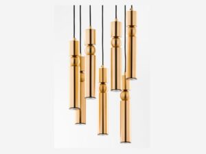 Miniaturka 1 - Lampa wisząca 7-punktowa złota – ujęcie na jasnym tle