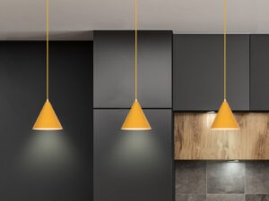 Miniaturka 6 - Żółte lampy wiszące Silero nad blatem kuchennym