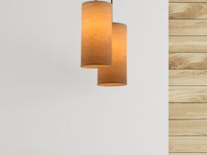 Miniaturka 1 - Dwie lampy wiszące Silitena z orzechowym dekorem abażurów nad blatem kuchennym