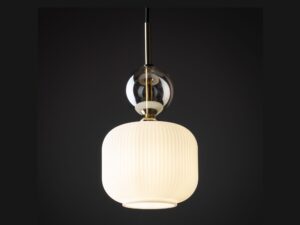 Miniaturka 9 - Lampa wisząca Sophia z białym walcowym kloszem podczas świecenia, zbliżenie