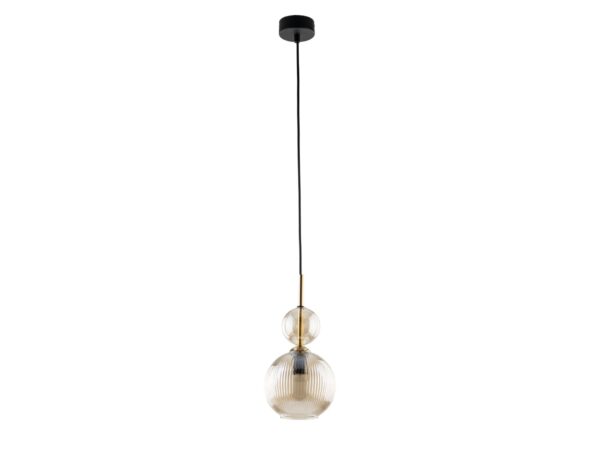 Lampa wisząca Sophia koniakowa z kulistym kloszem z ryflowanego szkła, widok na białym tle