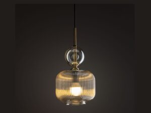 Miniaturka 5 - Lampa wisząca Sophia koniakowa z zapalonym źródłem E14 w zaokrąglonym ryflowanym kloszu