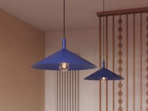 Miniaturka 78 - Lampa wisząca Sorvella 40 cm ultramaryna nad blatem – zbliżenie