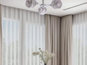 Miniaturka 1 - Srebrna lampa wisząca Valisena trzypunktowa z lustrzanymi kloszami w aranżacji wnętrza