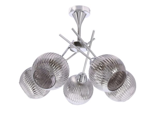 Lampa wisząca Valisena srebrna z pięcioma szklanymi lustrzanymi kloszami na białym tle