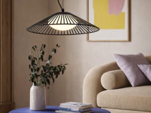 Miniaturka 2 - Lampa wisząca Velono 50 cm nad niebieskim stolikiem w salonie