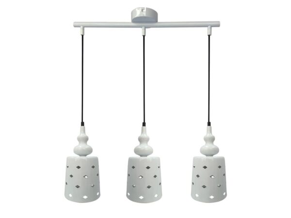 Lampa wisząca Vesiva biała z trzema metalowymi kloszami