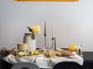 Miniaturka 4 - Melonowa lampa YOTTSU C nad stołem w jadalni