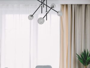 Miniaturka 1 - Sześciopunktowa lampa wisząca Zelevano z czarnymi ramionami nad stołem w jadalni