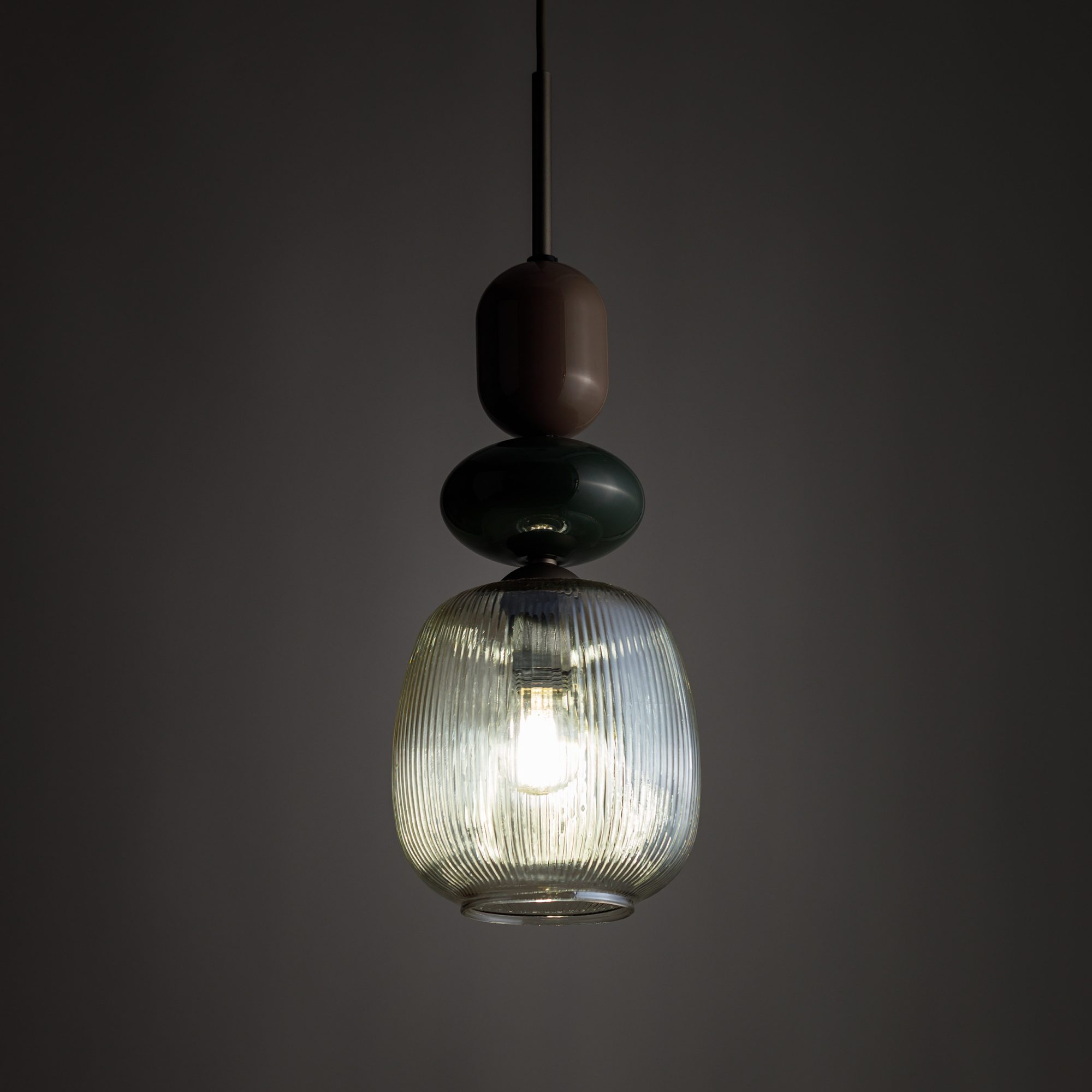 Lampa wisząca Zen Botti w brązowym wykończeniu w aranżacji wnętrza