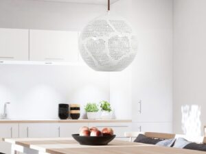 Miniaturka 3 - Lampa Zarolia kula geometryczna w jasnej kuchni nad stołem