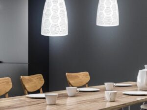 Miniaturka 3 - Lampa Zarolia biały stożek ażurowy w jadalni – drugi kadr