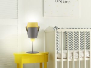 Miniaturka 1 - Żółta lampka stołowa Kamolira w aranżacji pokoju dziecięcego